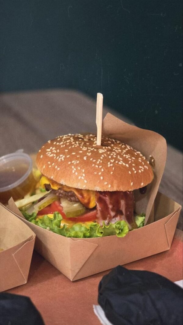 CHEESEBURGER & FRIES