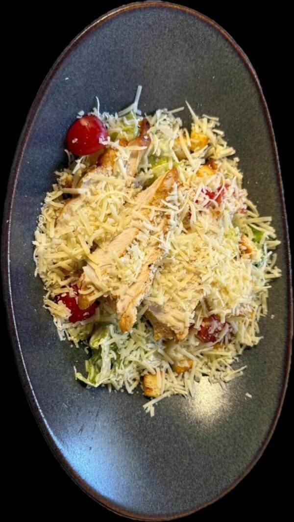 Salată Cezar cu pui