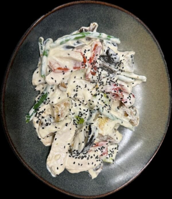 Salată caldă cu carne de pui