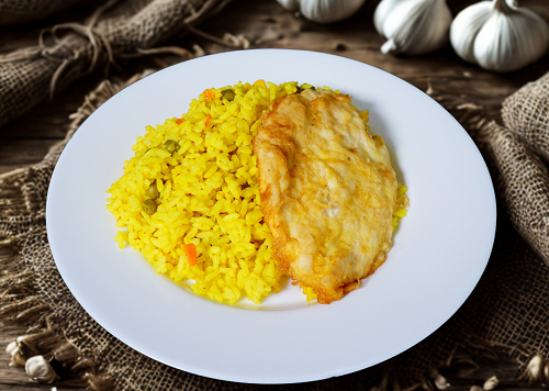 Рис с овощами c куриной отбивной / Orez cu legume si snițel de pui