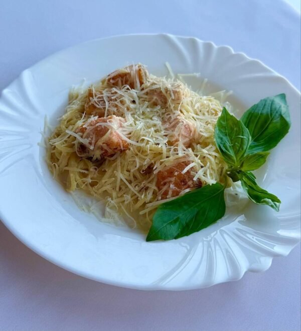 Спагети с курицей и грибами