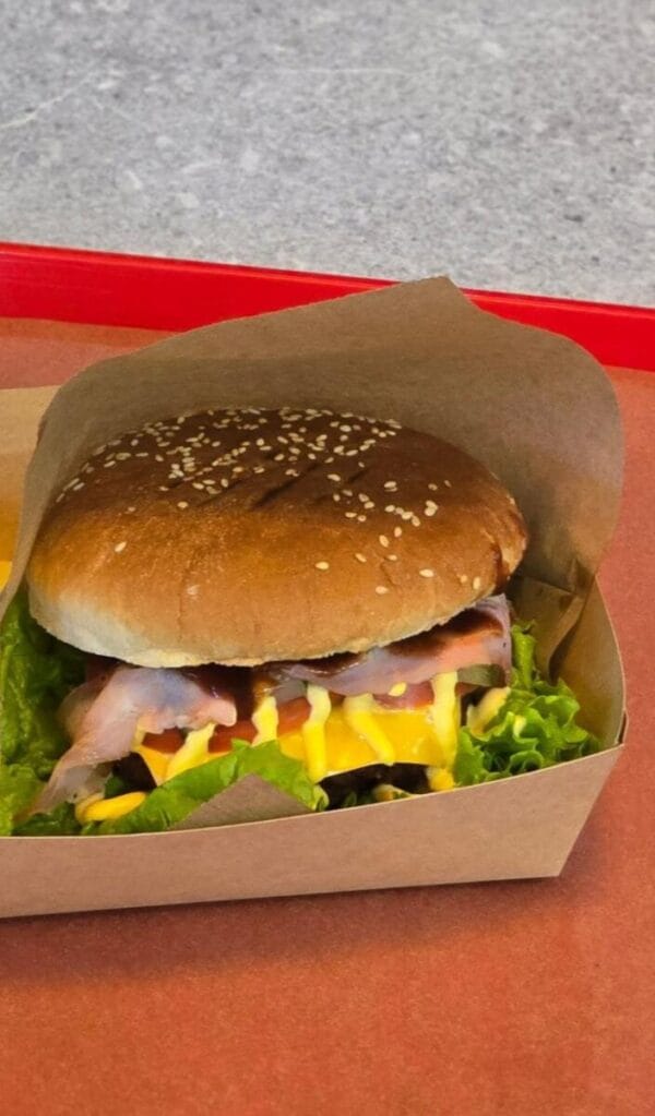 SINGLE CHEESEBURGER